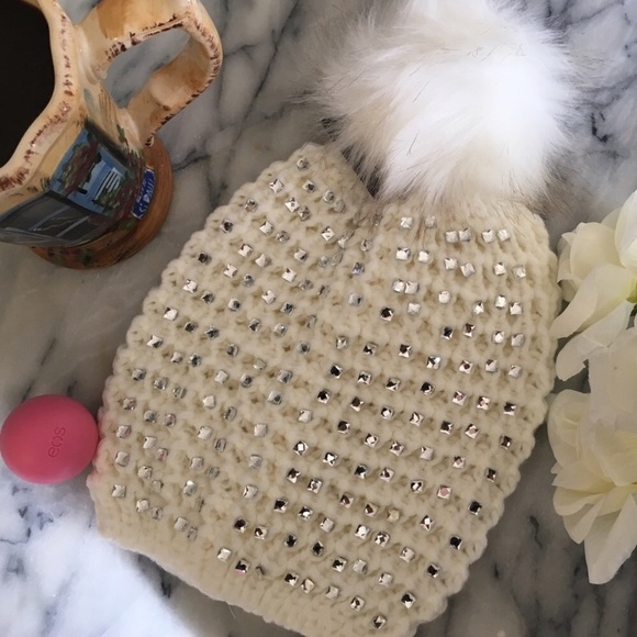 Accessories - 🎁 White Bejeweled Pom Beanie